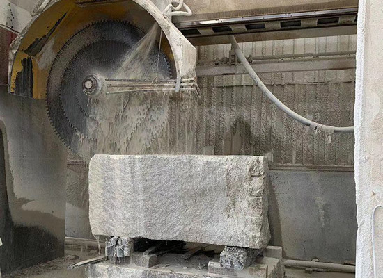 别墅外墙设计：干挂石材立面打造时尚风范(图5)